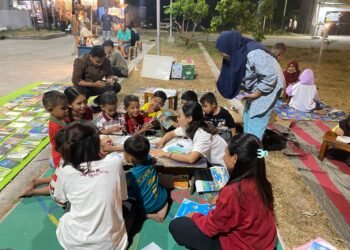 Suasana kelas Ekologi di Simpang Lima Wangatoa, Lewoleba, Lembata, Sabtu 26 Juli 2025. Dok: Istimewa.