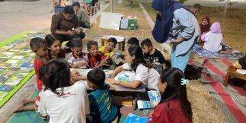 Suasana kelas Ekologi di Simpang Lima Wangatoa, Lewoleba, Lembata, Sabtu 26 Juli 2025. Dok: Istimewa.