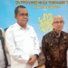 Wakil Menteri Pendidikan Dasar dan Menengah Atip Lalipulhayat (kedua kanan) didampingi Gubernur NTT Melki Laka Lena (kedua kiri), Wakl Gubernur NTT Johni Asadoma (kanan) dan Kadis Pendidikan NTT Ambros Kodo saat memberikan keterangan kepada wartawan di Kupang, Rabu (6/8/2025).